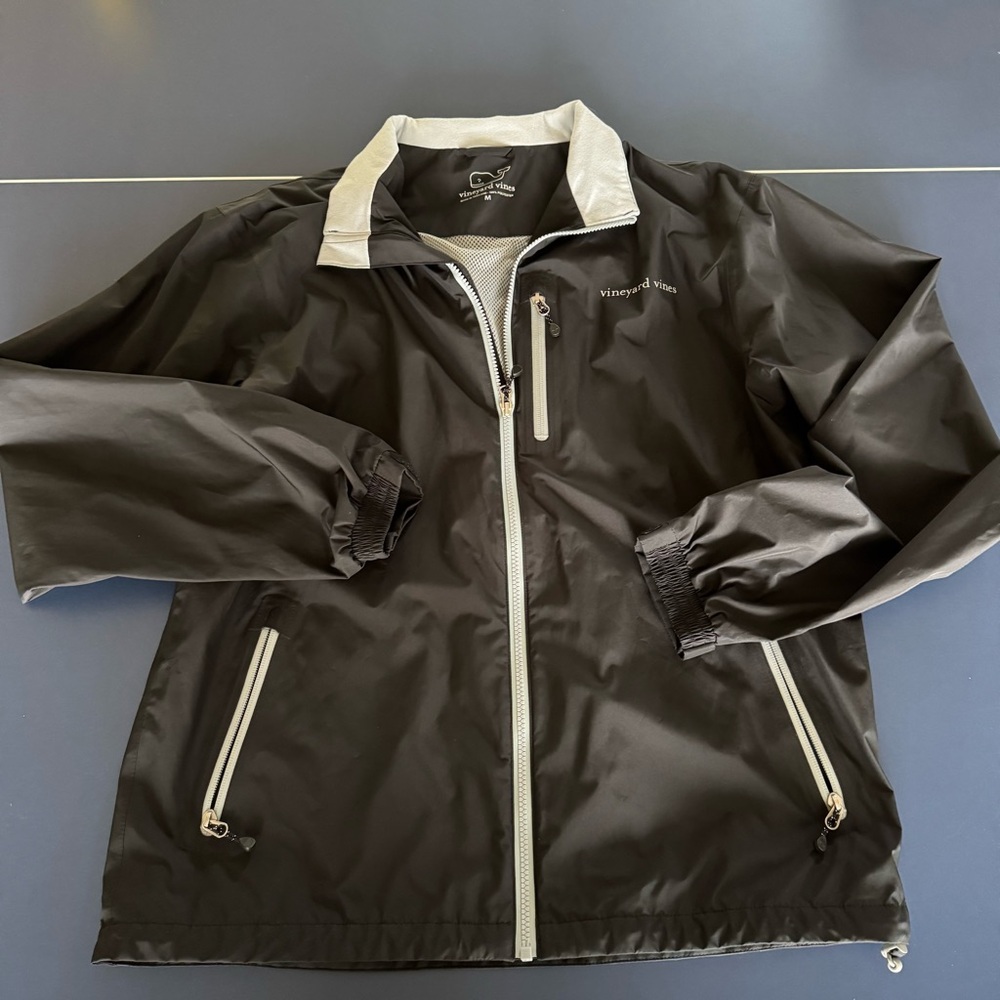Vineyard Vines Men's Black and White Windbreaker